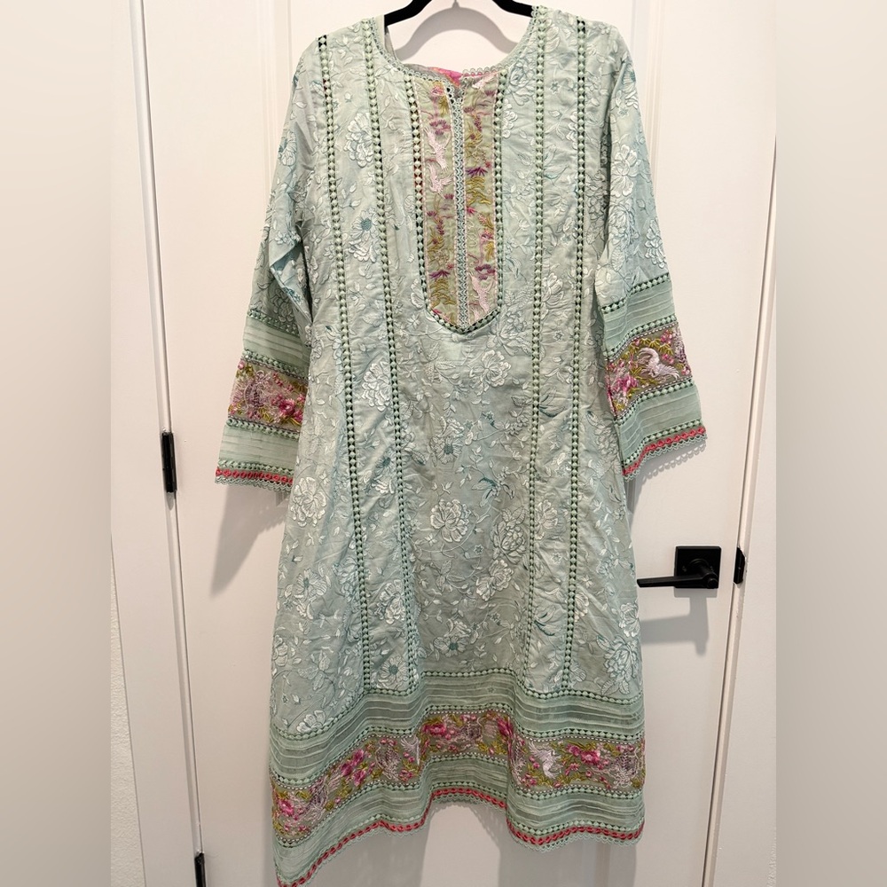 Farah Talib Aziz - Pakistani designer - lawn suit